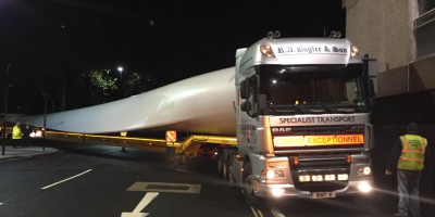 62M Turbine blade arriving in Southampton after being transported from Denmark